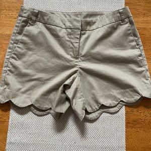 Kenar size 2 scallop hem khaki shorts